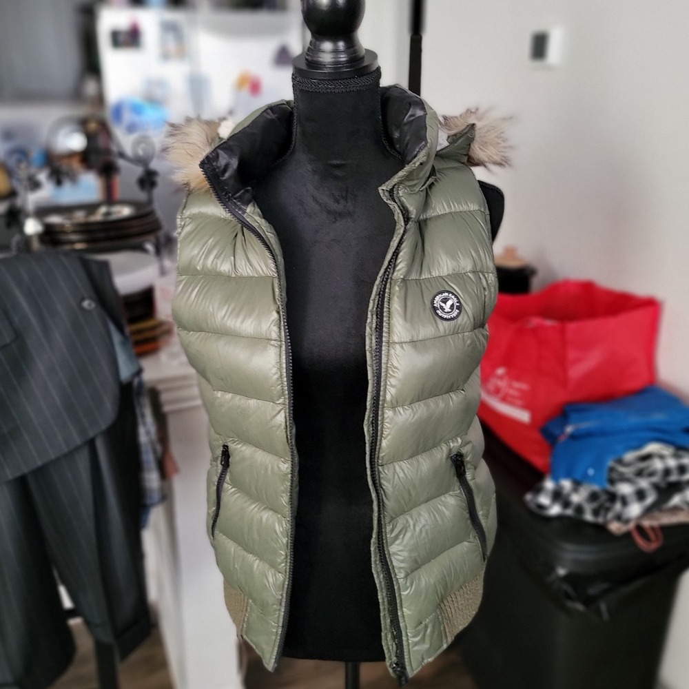 American Eagle Outfitters Mens Olive Green Puffer Vest Faux Fur Hood Medium